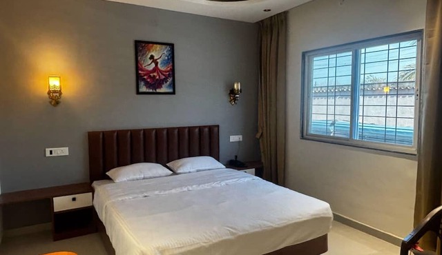 Deluxe Chakan Corporate New Royal Inn in Rajgurunagar