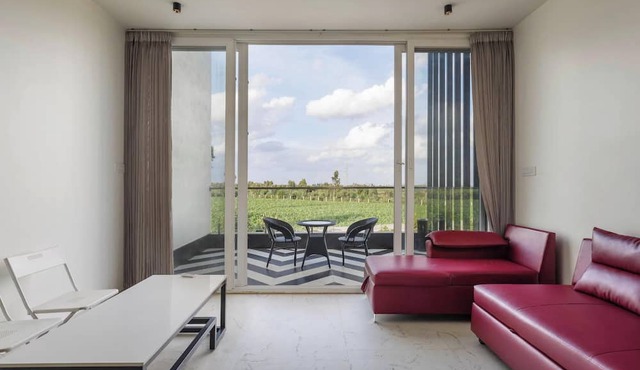 Diamond Blue Poll Villa D4bhk Luxurious Vegfood