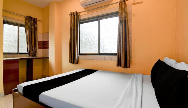 Deluxe With City View Chowdhury Guest