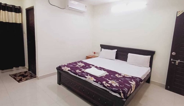 Elite 3bhk apartment by silverskyhomestay.