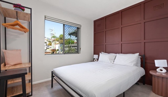 Easy Beach Access from Tranquil Retreat in Curl Curl