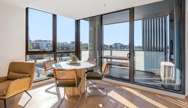 Collingwood Cool | 2-Bed, Balcony, Gym, Rooftop in Collingwood