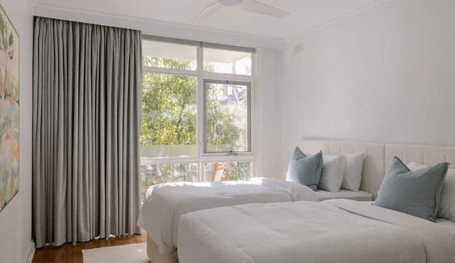 Stylish Retreat South Yarra near Botanic Gardens in South Yarra