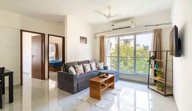 Vibrant, Elegant 2bhk Apt near BKC/Gym Access