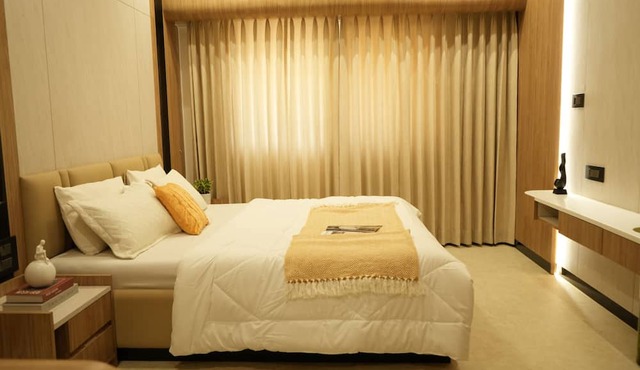 Vayavia~The Frame | Premium Stay, Perfectly Framed