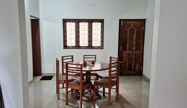 4-bedroom farmhouse in peaceful Periya with WiFi