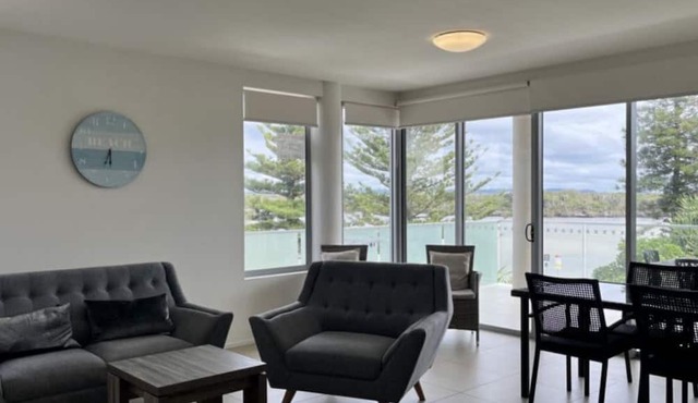 Waterfront Lake Apt w/Ocean Access & Views in Currimundi