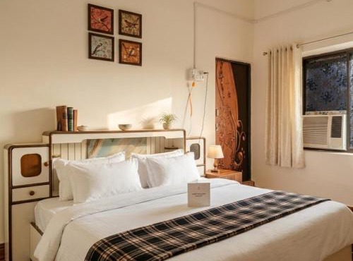 Couple Friendly Room in a Private Apartment