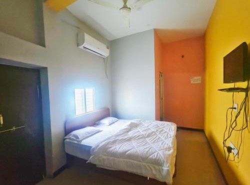 RD Restaurant & Hotel in Nagda