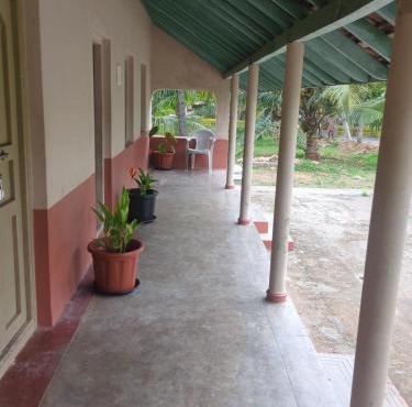 Sthira Farmstay in Pollāchi