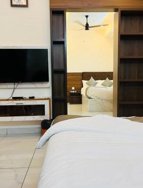 DJ Imperial Suites