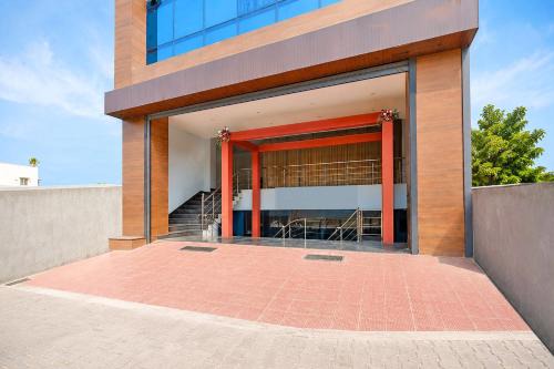OYO Townhouse SSM Hospital Formerly The Arcas Hotel