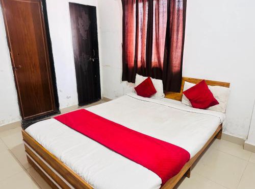 Hotel Deluxe in Hinjewadi