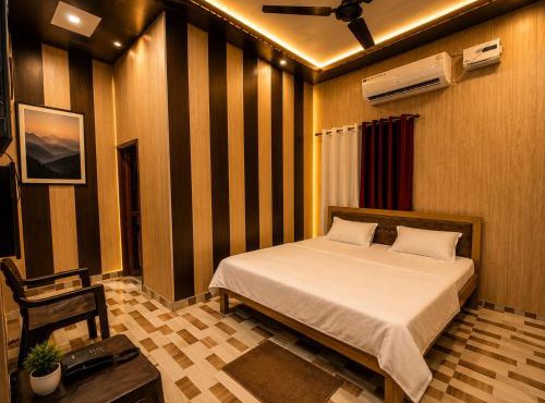 Shree Ram Aadhar Restaurant and Guest House - 15 mints From Ram Temple in Ayodhya