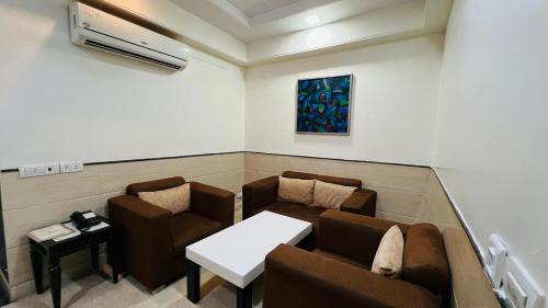 hotel aadhar