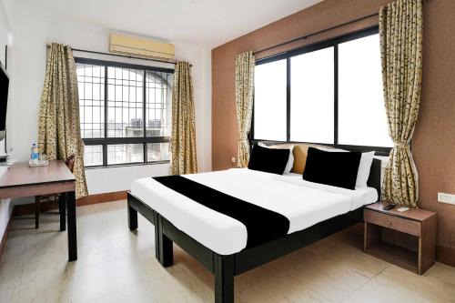 Townhouse Oak Ramdaspeth KRIMS Hospital in Nagpur