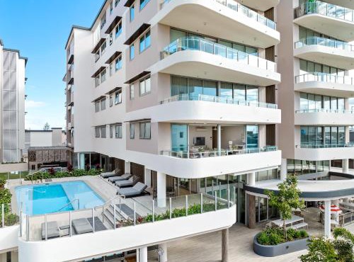 Lowanna Beach Resort Kawana in Kawana Waters