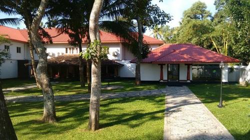 Karapuram village resort