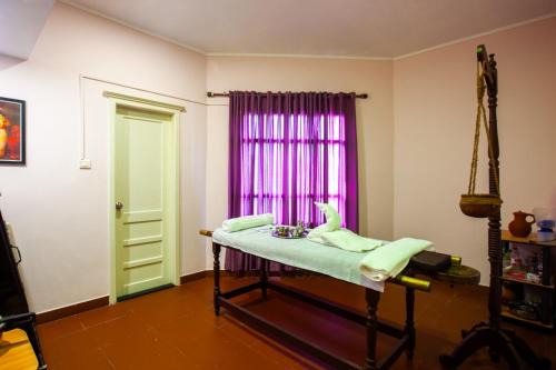 Holiday Hotel