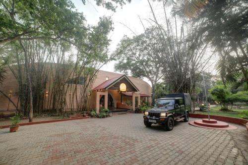 The Country Club Wildlife Resorts