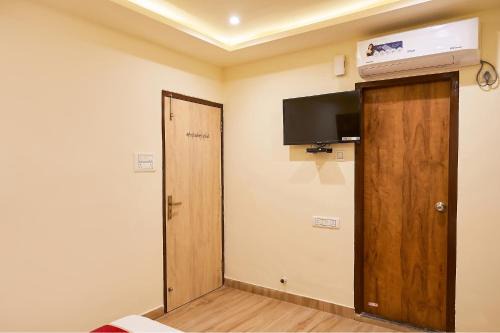 FabHotel Cozy Stay