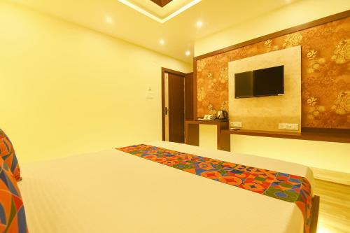 FabHotel Prime Grand Plaza