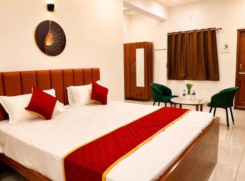 Raja's Paradise Inn