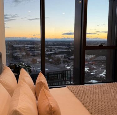 Luxurious City View with Gym Pool Parking Playground in Sydney