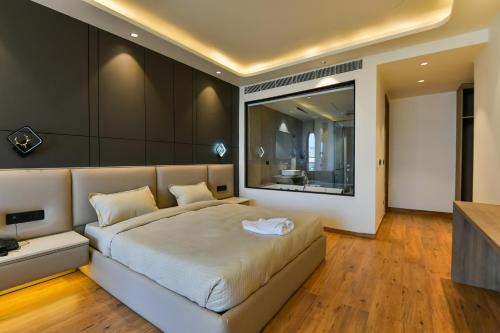 Melange Hotel - Golf course road