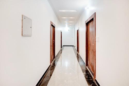 HOTEL O SAMRAT INN