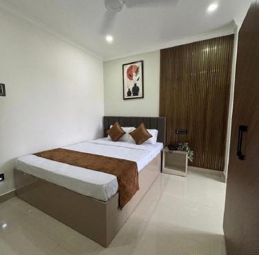 Hotel Regal Residency