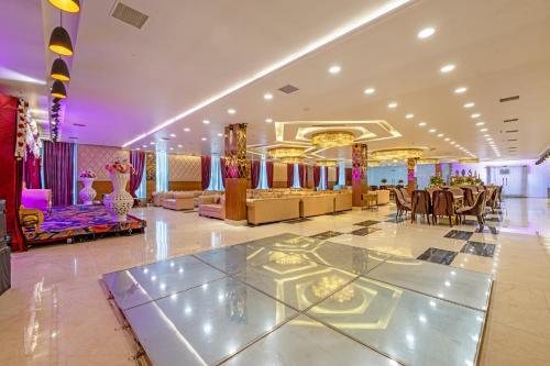 Hotel Holiday Grand