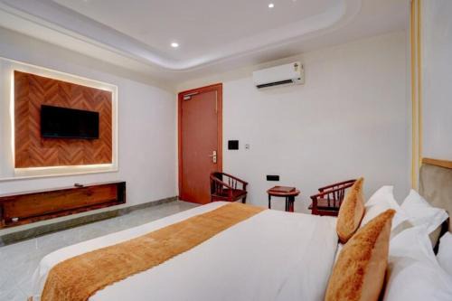 The Wonder Stay Hotel and Banquet Greater Noida nearby India Expo Center & Mart