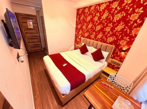 Hotel Iris Inn - Near Lodha Palava, Dombivali