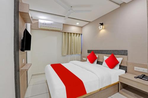 Hotel O Max Inn
