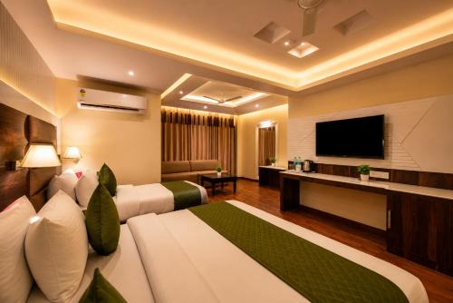 Hotel Geet Deluxe Near Connaught Place and New Delhi Railway Station