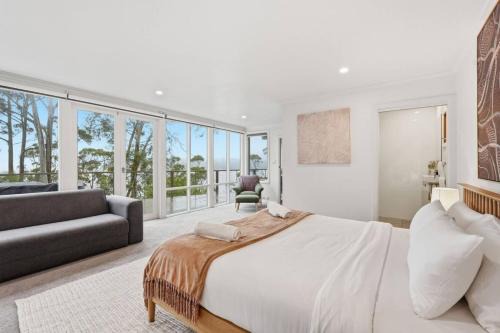 Bush Escape with Water Views in Tinderbox