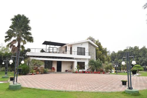 AD Farmhouse in Durg