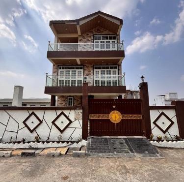 Devs Villa Amansara above the sky