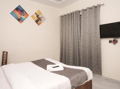 Life Tree Hotel and Banquet Hall, Sector 63A in Noida