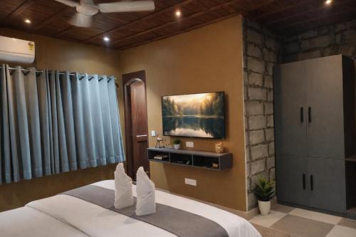 Boiler Guest House - Comfortable Stays in Raja Garden - West Delhi
