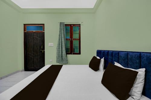SPOT ON Hotel The Baithak & Restaurant