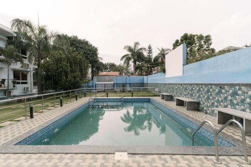 Treebo SNS Grand Inn With Swimming Pool