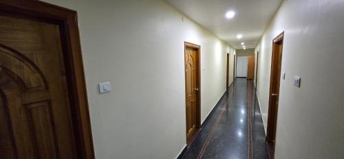 Hotel KNR Grand