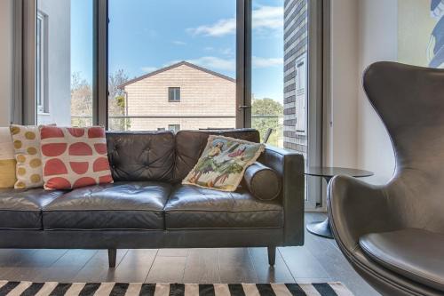 Professional living minutes from the city in Sydney