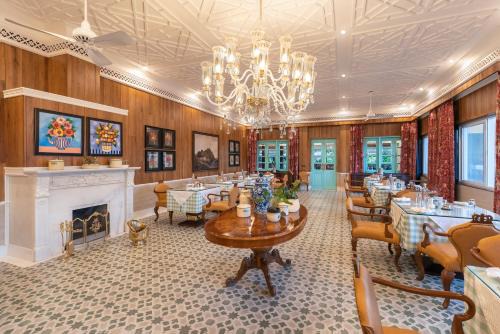 Mayfair Manor Jungpana