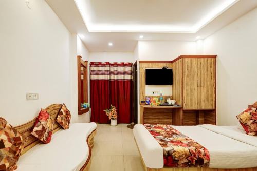 Hindustan By Backpackers Heaven - Traveller's Choice Award 2023-24-25-26 Best of Best Winning Hotel