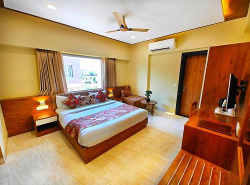 Opulence Inn - 500 Meters From Railway Station