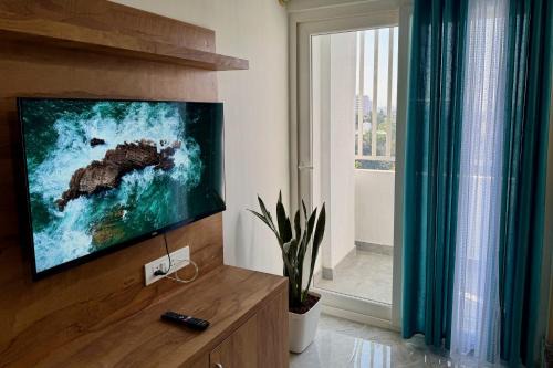 Truelife Whitefield - Premium 1 BHK Apartments - Prime location - Easy access to Main Rd - Metro - ITPL - Fast WiFi - Kitchen - Smart TV - Power backup - Park - Garden views