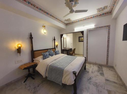 Hotel Mewar Haveli - At Lake Pichola